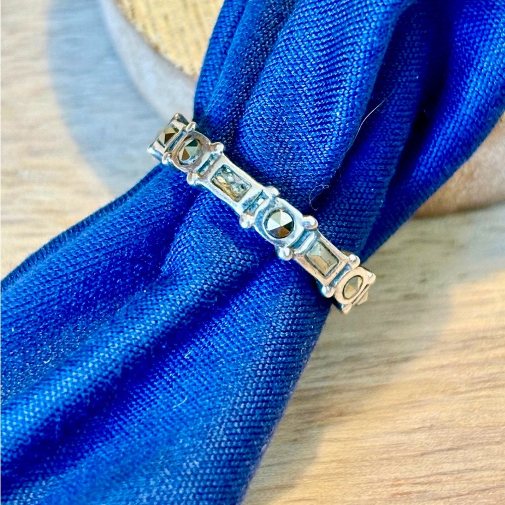 Silver Geometric Pattern Ring Timeless Design - image 2